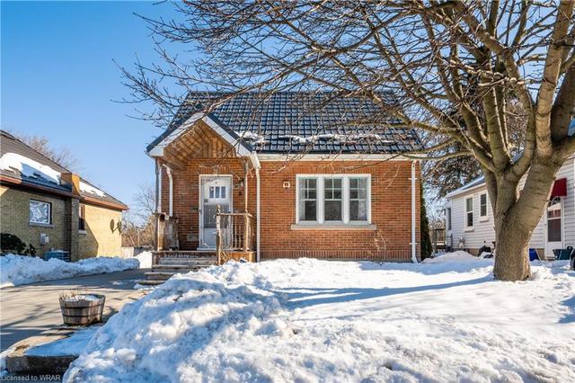 81 Stirling Avenue S, House detached with 3 bedrooms, 1 bathrooms and null parking in Kitchener ON | Image 12