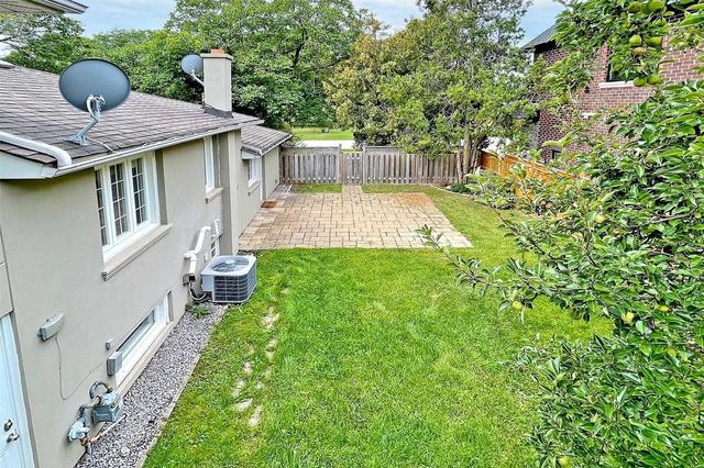 1321 Secord Ave, House detached with 4 bedrooms, 2 bathrooms and 8 parking in Oakville ON | Image 24