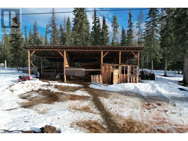 9990 Kishkan Road, House detached with 4 bedrooms, 1 bathrooms and null parking in Cariboo I BC | Image 6