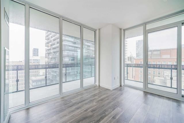 908 - 8 Eglinton Ave, Condo with 2 bedrooms, 2 bathrooms and 0 parking in Toronto ON | Image 4