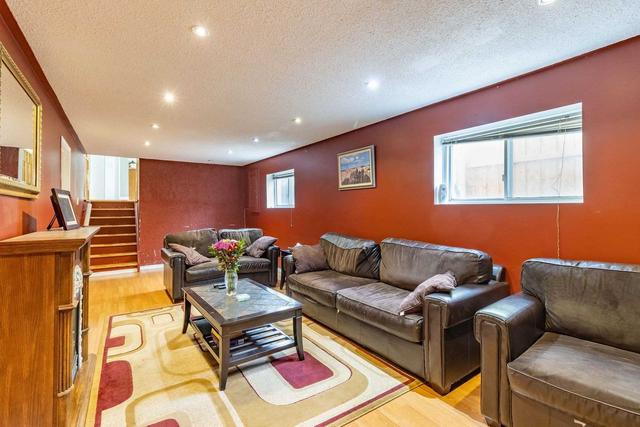 3420 Martins Pine Cres, House semidetached with 3 bedrooms, 2 bathrooms and 2 parking in Mississauga ON | Image 9