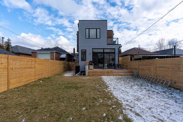 302 Linsmore Cres, House detached with 3 bedrooms, 4 bathrooms and 2 parking in Toronto ON | Image 24