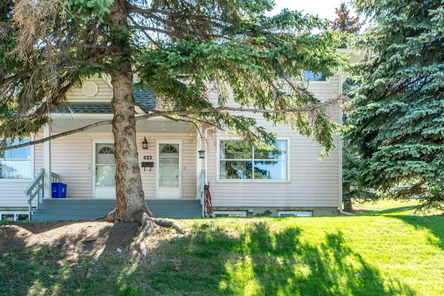 623 Merrill Drive Ne, Home with 3 bedrooms, 1 bathrooms and 1 parking in Calgary AB | Image 2