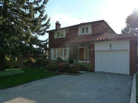 32 Prestwick Cres, House detached with 3 bedrooms, 4 bathrooms and 2 parking in Toronto ON | Image 1