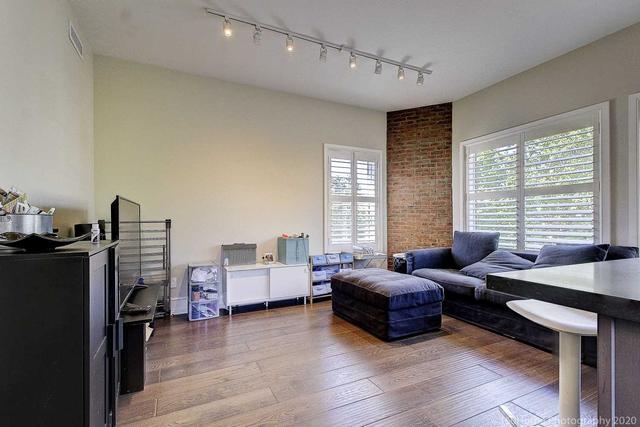 06 - 28 Madison Ave, Condo with 2 bedrooms, 2 bathrooms and 0 parking in Toronto ON | Image 5