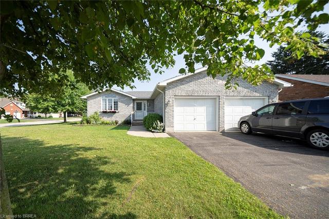 7 Armstrong Street, House detached with 3 bedrooms, 2 bathrooms and null parking in Brant ON | Image 1