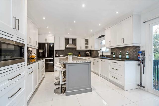 67 Mill Arbour Lane, House detached with 5 bedrooms, 4 bathrooms and 6 parking in Vaughan ON | Image 2