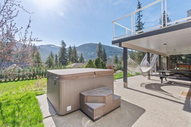 4165 Brown Road, House detached with 5 bedrooms, 3 bathrooms and null parking in Central Kootenay F BC | Image 41