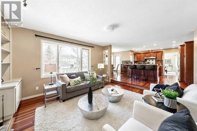 105 Candle Place Sw, House detached with 4 bedrooms, 3 bathrooms and 6 parking in Calgary AB | Image 14