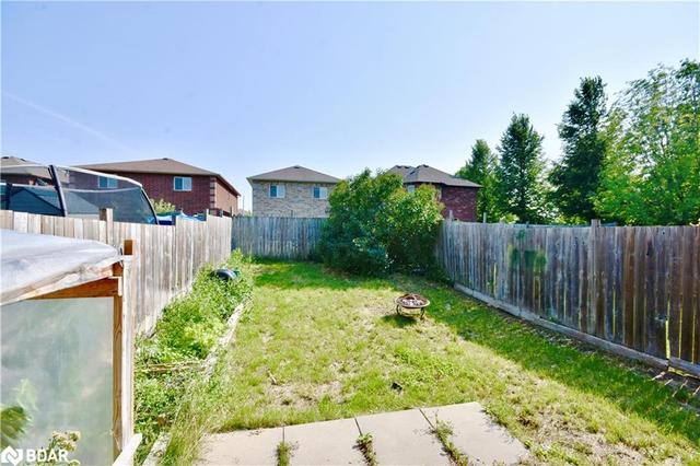 283 Dunsmore Lane, House attached with 4 bedrooms, 2 bathrooms and 2 parking in Barrie ON | Image 3