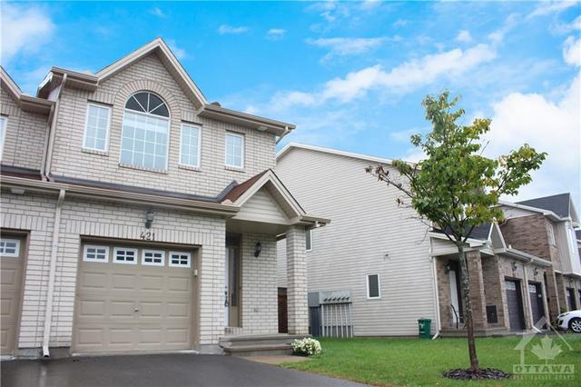 421 Dusk Private, Townhouse with 3 bedrooms, 3 bathrooms and 2 parking in Ottawa ON | Image 2