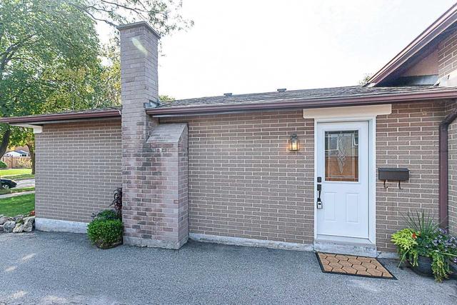 16 Duntroon Cres, House detached with 3 bedrooms, 2 bathrooms and 3 parking in Toronto ON | Image 23