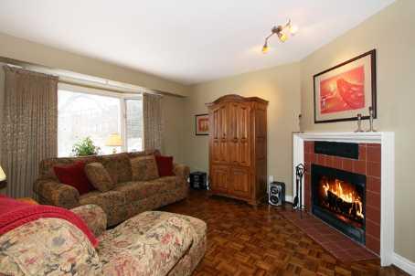 79 Edgewood Ave, House detached with 3 bedrooms, 3 bathrooms and 1 parking in Toronto ON | Image 4