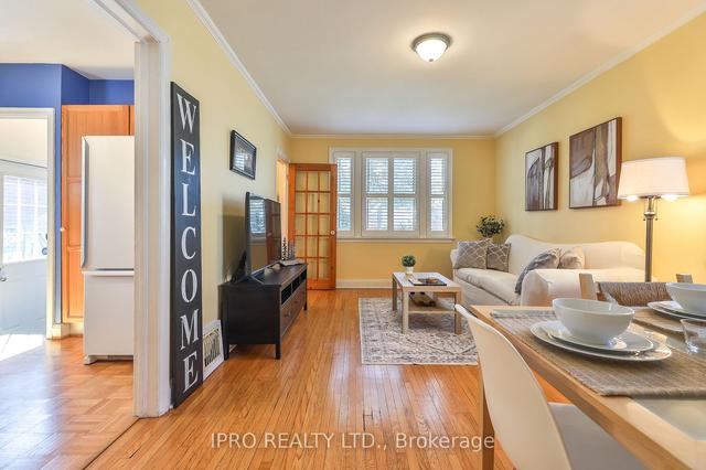 126 Hillside Ave, House detached with 2 bedrooms, 1 bathrooms and 2 parking in Toronto ON | Image 29