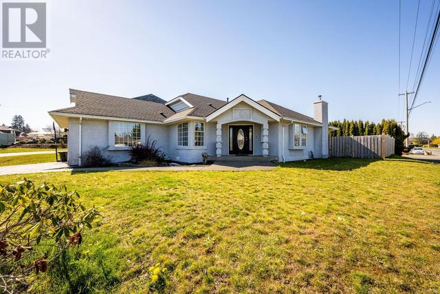 570 Cambridge Dr, House detached with 3 bedrooms, 2 bathrooms and 4 parking in Campbell River BC | Image 1