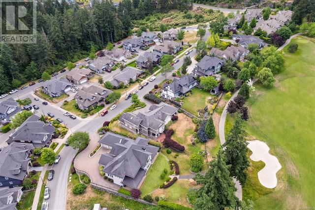 2024 Troon Crt, House detached with 4 bedrooms, 4 bathrooms and 3 parking in Langford BC | Image 2