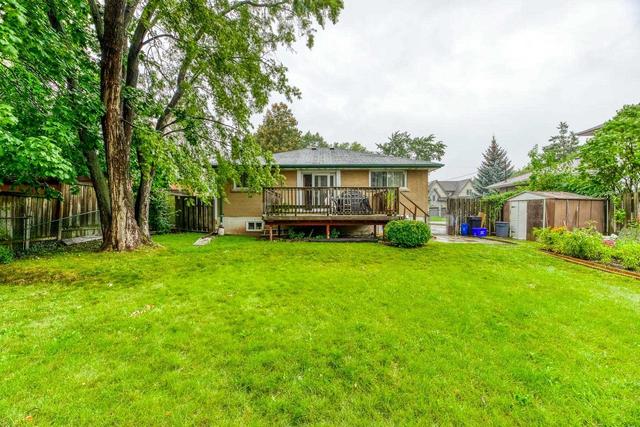 584 Maplehurst Ave, House detached with 3 bedrooms, 2 bathrooms and 6 parking in Oakville ON | Image 9