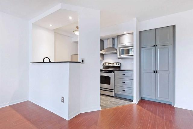 908 - 24 Wellesley St W, Condo with 1 bedrooms, 1 bathrooms and 0 parking in Toronto ON | Image 8