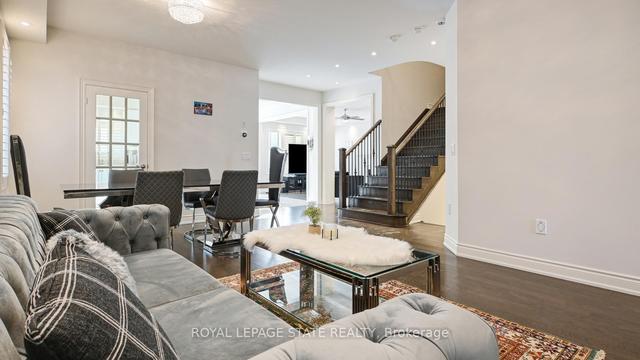 1570 Leger Way, House detached with 6 bedrooms, 6 bathrooms and 4 parking in Milton ON | Image 2