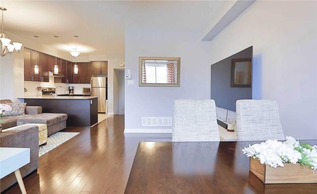 th 113 - 165 Hampshire Way, House attached with 2 bedrooms, 3 bathrooms and 2 parking in Milton ON | Image 2