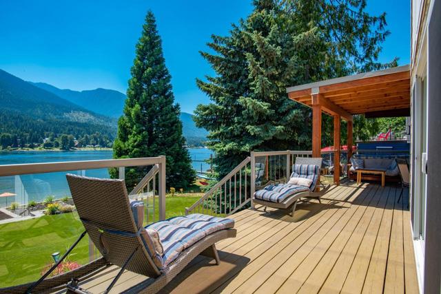 8334 Busk Road, House detached with 2 bedrooms, 2 bathrooms and 10 parking in Central Kootenay E BC | Image 58