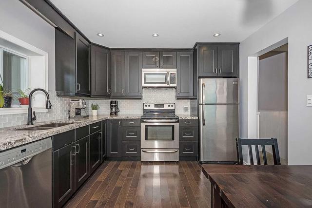 8 Villa Rd, House semidetached with 1 bedrooms, 1 bathrooms and 4 parking in Toronto ON | Image 5