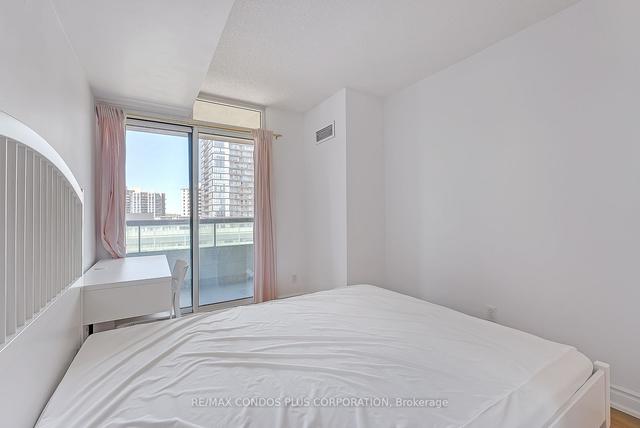 1202 - 238 Doris Ave, Condo with 2 bedrooms, 2 bathrooms and 1 parking in Toronto ON | Image 15