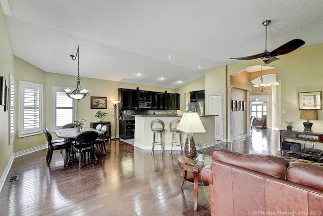 9 Turn Taylor, House detached with 2 bedrooms, 3 bathrooms and 4 parking in Whitchurch Stouffville ON | Image 6