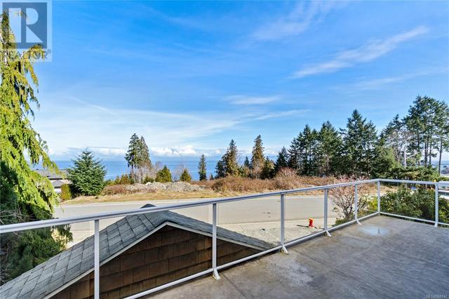 Ocean and Mountain views from front deck | Image 23