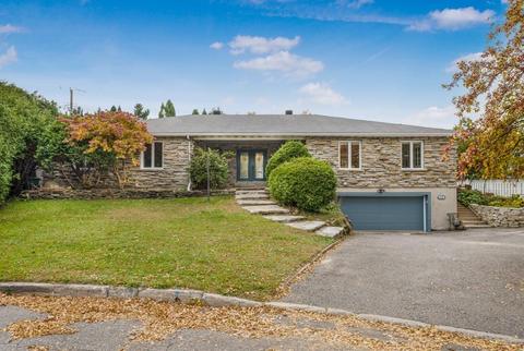 904 Therese Street, House detached with 4 bedrooms, 2 bathrooms and 4 parking in Hawkesbury ON | Card Image