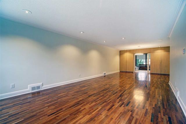 596 St. Clements Ave, House detached with 4 bedrooms, 4 bathrooms and 6 parking in Toronto ON | Image 13