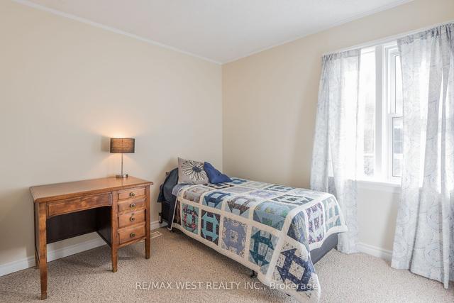 103 Nappadale St, House detached with 2 bedrooms, 1 bathrooms and 4 parking in Kawartha Lakes ON | Image 12