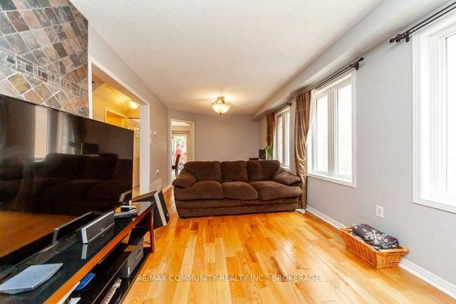 28 Summerdale Cres, House semidetached with 3 bedrooms, 4 bathrooms and 4 parking in Brampton ON | Image 36