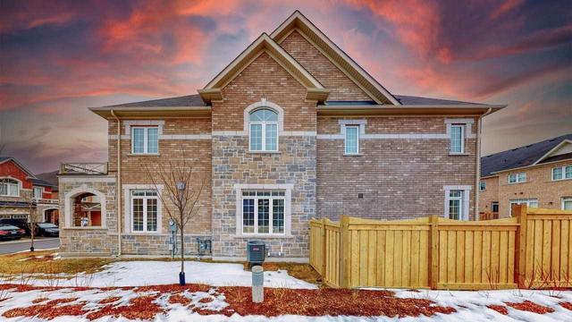 42 Brent Cres, House attached with 4 bedrooms, 3 bathrooms and 2 parking in Clarington ON | Image 32