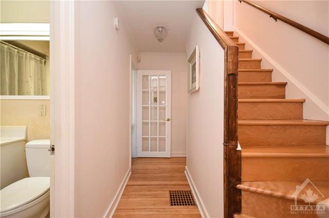 203 Chandler Avenue, House detached with 3 bedrooms, 2 bathrooms and 3 parking in Ottawa ON | Image 12