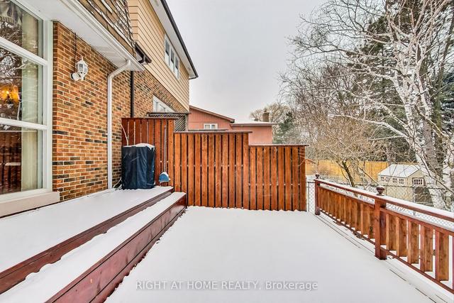 49 Harnworth Dr, House attached with 3 bedrooms, 2 bathrooms and 4 parking in Toronto ON | Image 28