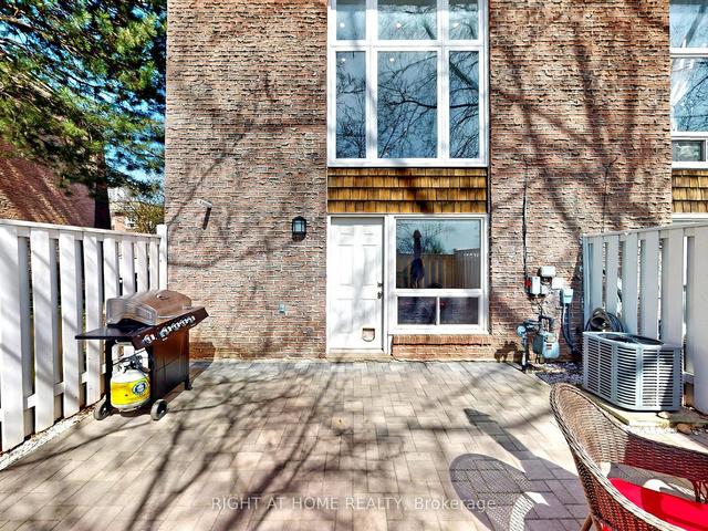 34 Rusty Crest Way, Townhouse with 3 bedrooms, 3 bathrooms and 2 parking in Toronto ON | Image 24