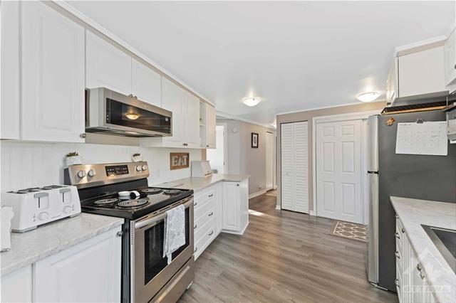 9 Panama Avenue, House detached with 3 bedrooms, 1 bathrooms and 2 parking in Ottawa ON | Image 13