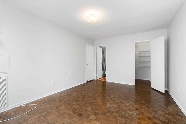 102 - 22 Shallmar Blvd, Condo with 2 bedrooms, 2 bathrooms and 1 parking in Toronto ON | Image 18