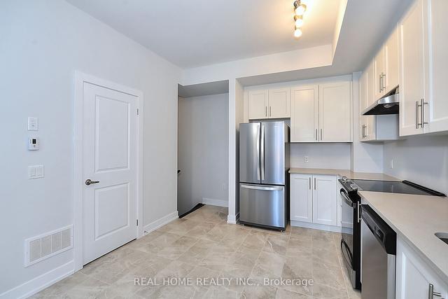 l105 - 9560 Islington Ave, Townhouse with 2 bedrooms, 3 bathrooms and 2 parking in Vaughan ON | Image 2