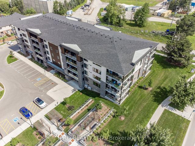 211 - 104 Summit Ridge Dr, Condo with 3 bedrooms, 2 bathrooms and 2 parking in Guelph ON | Image 22