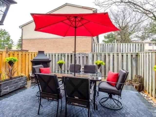 30 Mcmullen Cres, Townhouse with 3 bedrooms, 2 bathrooms and 1 parking in Brampton ON | Image 18