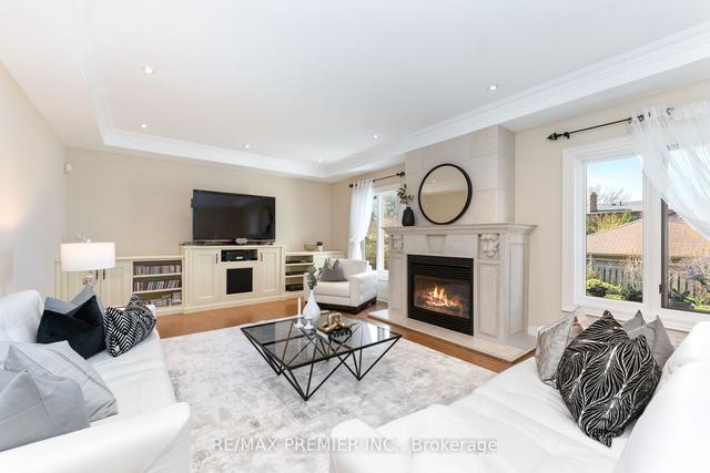 62 Yorkleigh Ave, House detached with 4 bedrooms, 5 bathrooms and 9 parking in Toronto ON | Image 7