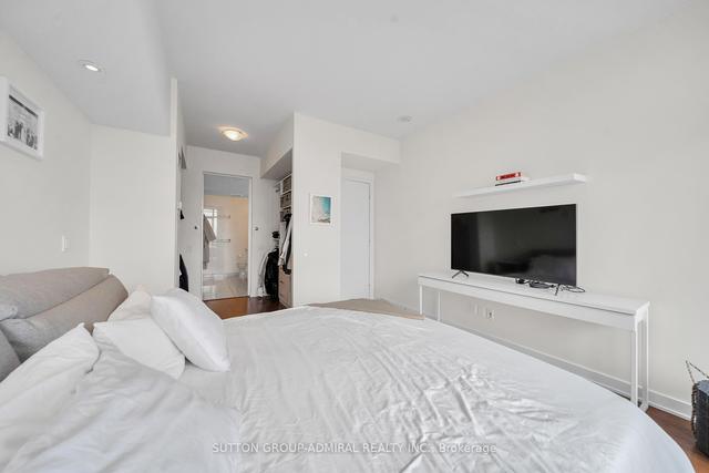 3306 - 33 Charles St E, Condo with 2 bedrooms, 2 bathrooms and 1 parking in Toronto ON | Image 8