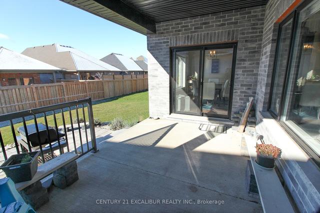 23 Carriage Crossing, House detached with 3 bedrooms, 4 bathrooms and 6 parking in Mapleton ON | Image 9