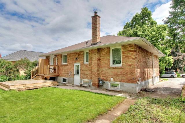 14 Courton Dr, House detached with 3 bedrooms, 2 bathrooms and 3 parking in Toronto ON | Image 19