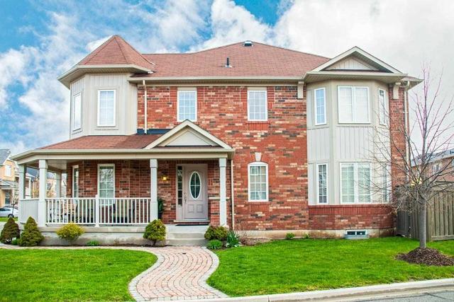 802 Maquire Terr, House attached with 3 bedrooms, 3 bathrooms and 1 parking in Milton ON | Image 2
