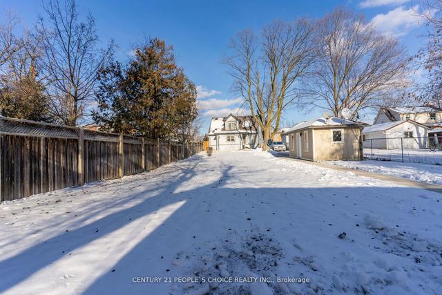 5 Murray St, House detached with 3 bedrooms, 2 bathrooms and 8 parking in Brampton ON | Image 32