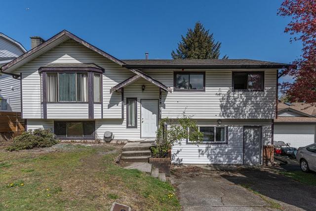 13871 80a Avenue, House detached with 5 bedrooms, 3 bathrooms and 4 parking in Surrey BC | Image 1