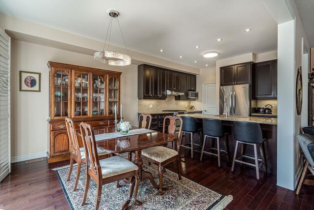 71 Oakhaven Pl, Townhouse with 3 bedrooms, 4 bathrooms and 4 parking in Hamilton ON | Image 2